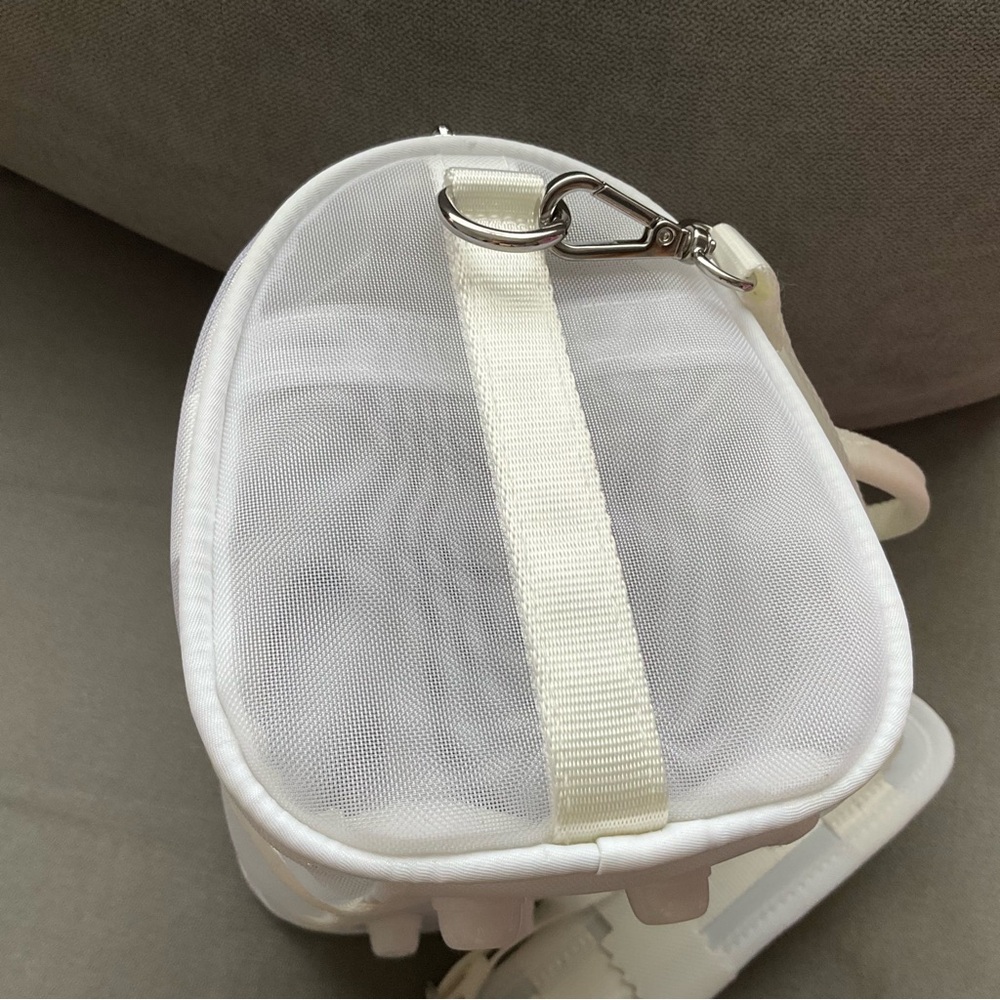 Alo Yoga Mini Sheer Duffle Bag White - Picture 9 of 10